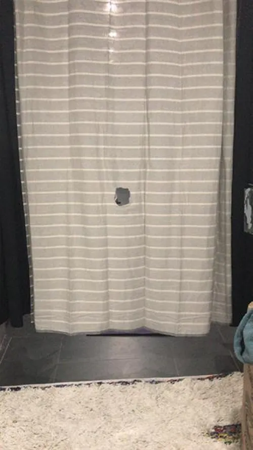 Bringe gerne junge schwänze bei meinem glory hole zum abspritzen