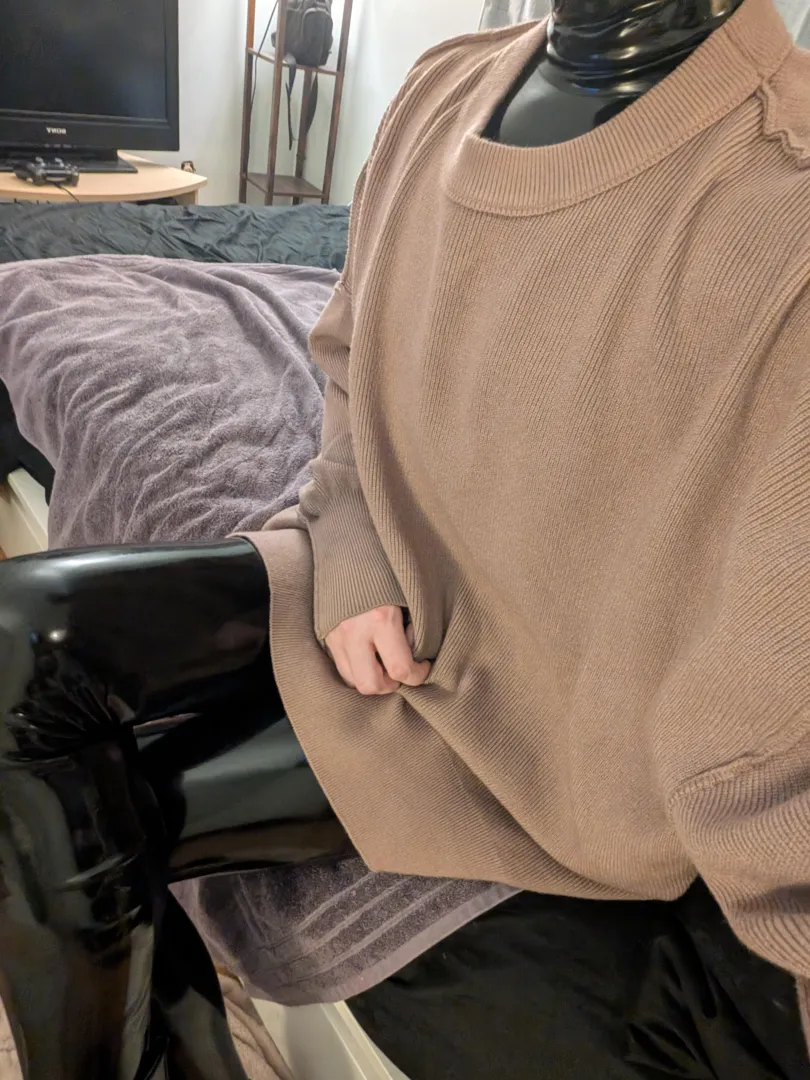 comfy cozy latex and sweater ^w^