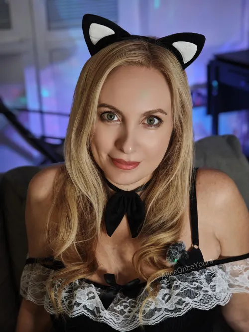 [F] Softly, without words...