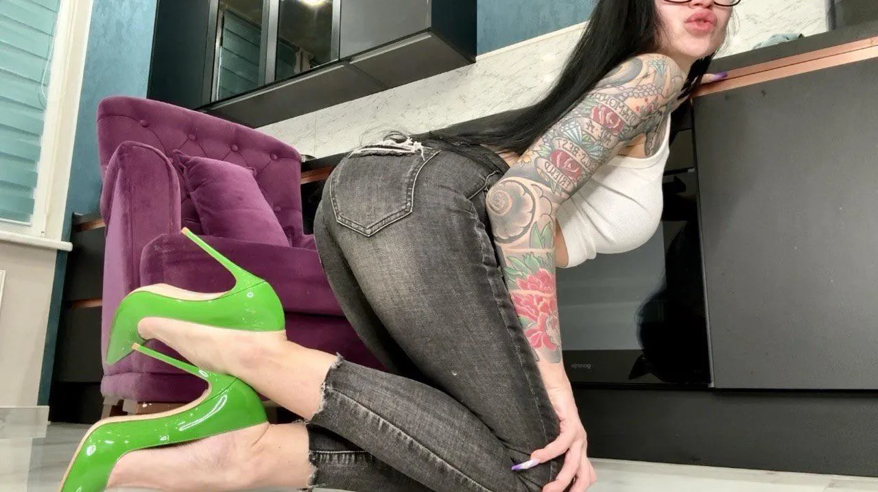 Feeling naughty and sexy tonight