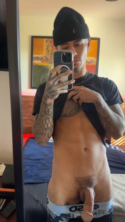 Get on ur knees for daddy 