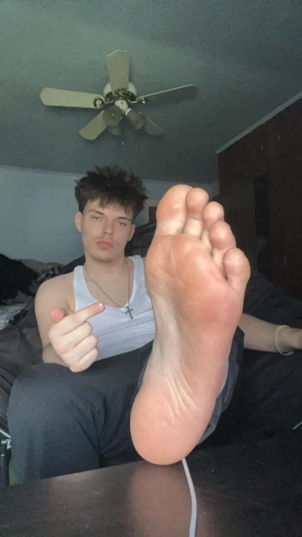 Go serve these 19yr feet rn‼️