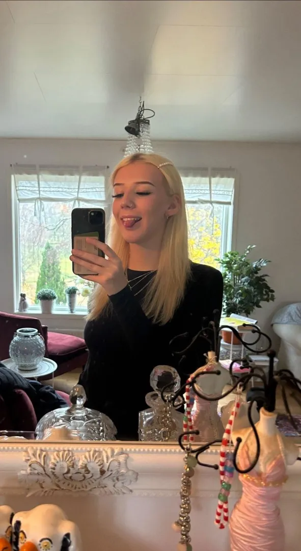 Går det här inlägget bra så lägger jag upp utan kläder 