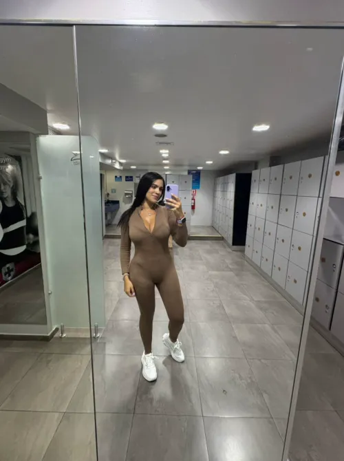 I love my brown leggings