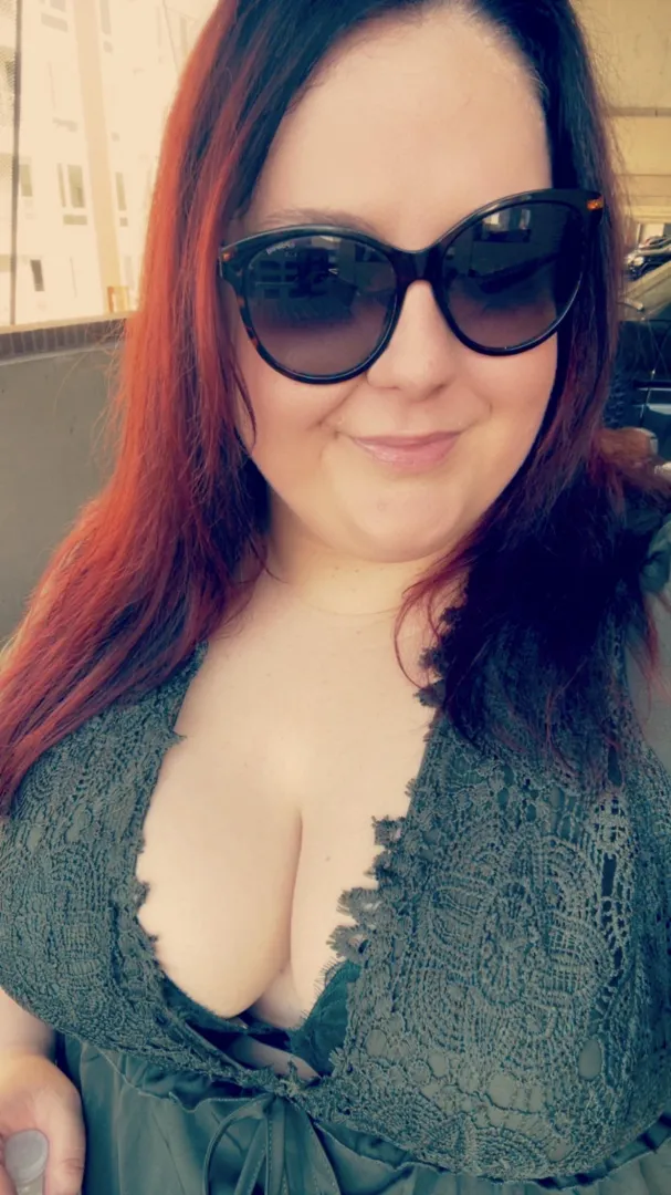 It’s been a shit week. Make me smile. 