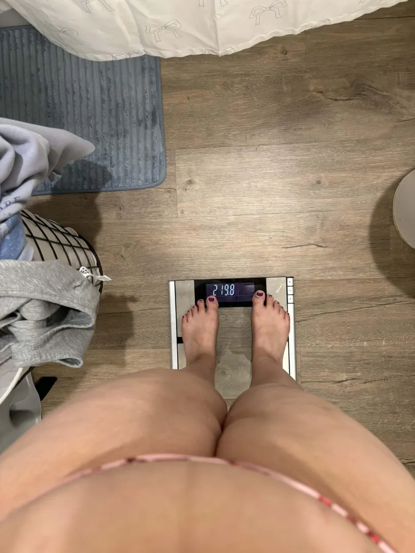My April feedee results :)) (22f) ++ feet !! 
