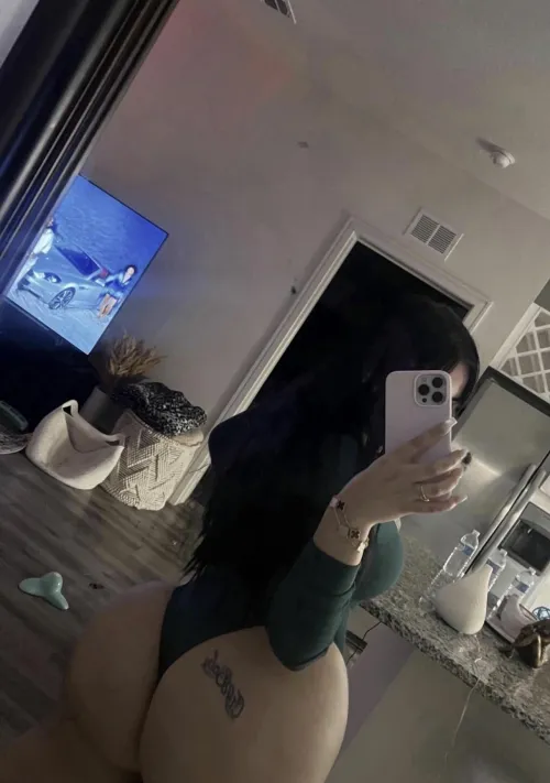 My heavy soft ass looking extra round today 