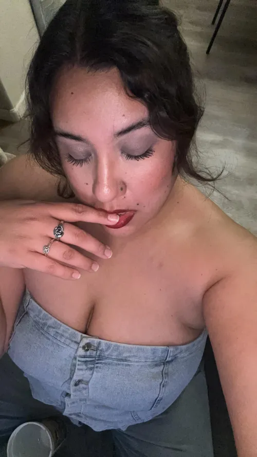 My supposed Bull is never available to fuck me, are you? #avondale