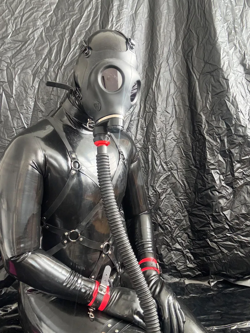 Nothing but a shiny Latex Drone
