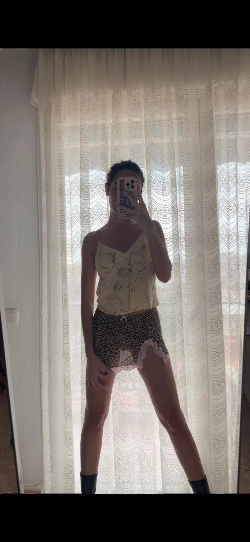 Perfect first date skirt don u think