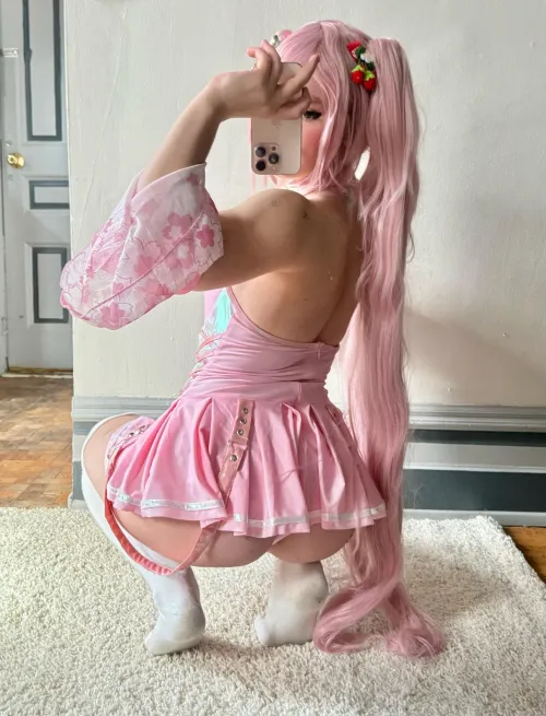 Sakura Miku (Vocaloid) by Plumcry