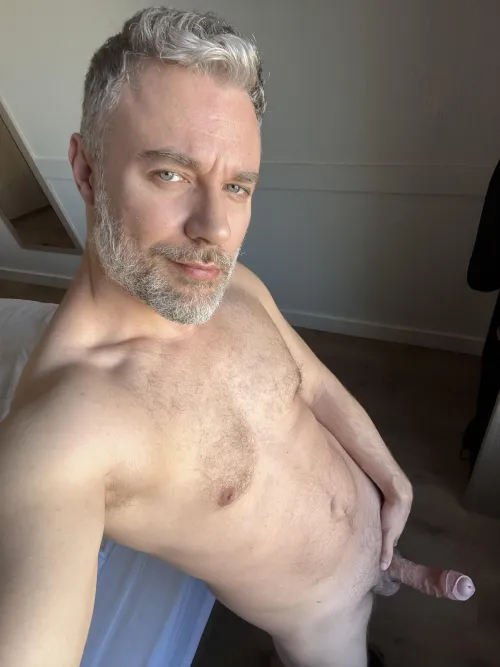 Silver daddy otter with huge dick