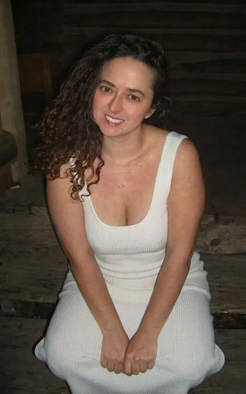 Upvote if you want me to give you a blowjob.