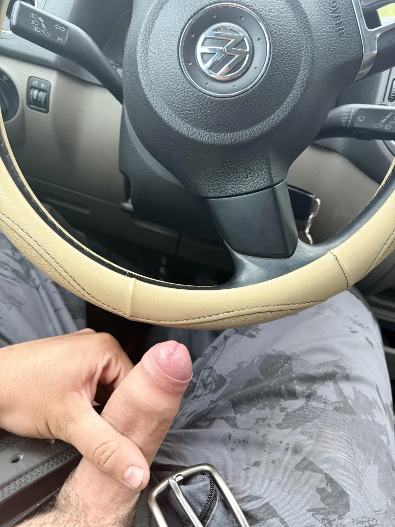 Καυλες στον δρόμο