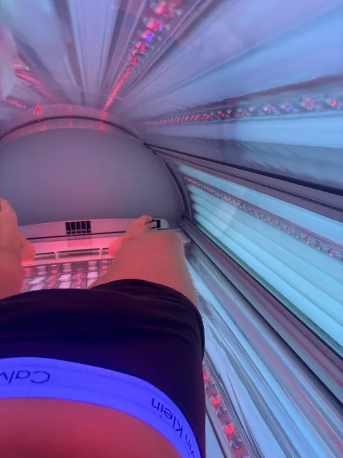 18 and Scottish looking for curious bros to chat to and have fun hmu- liallneill