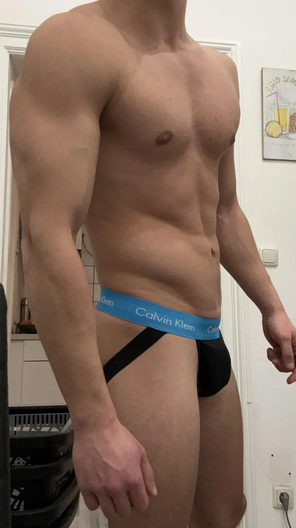 (20)Should I wear these more often?