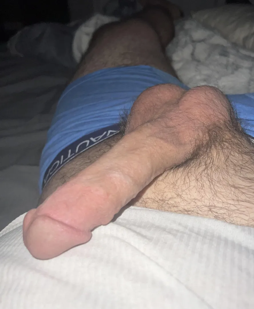 33 [M4F] - Looking for some late night outdoor fun!
