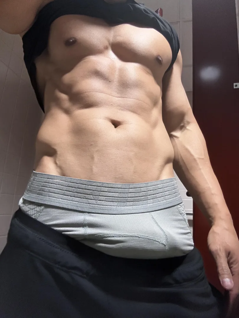 38 athlete and fitness model. Real person & pics 