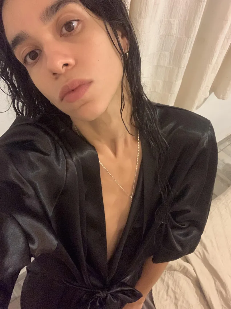 Alguien que le guste brindar masajes calientes?