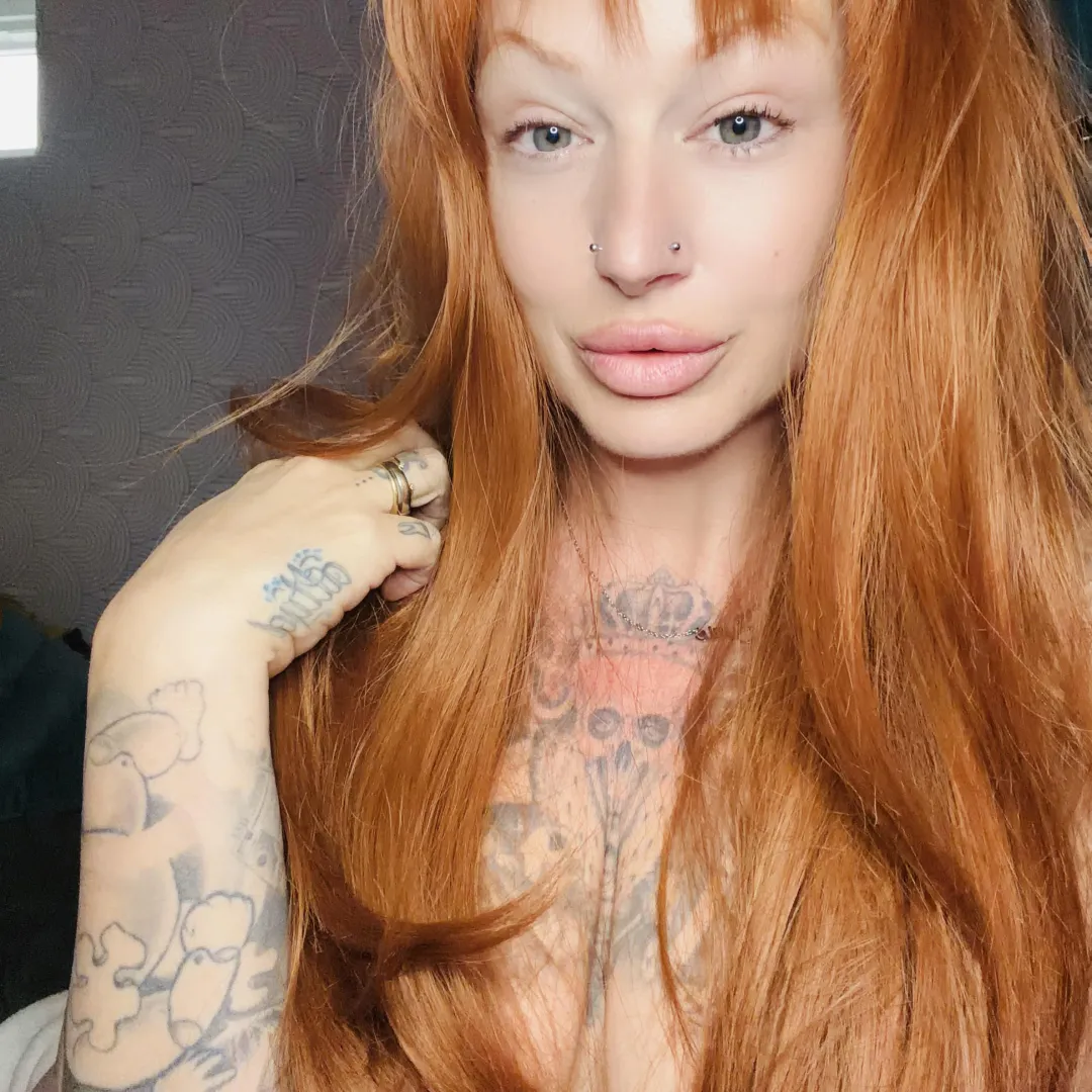 Can you resist a ginger? FEMDOM, sexting/cam/calls/worn items. Customs/RATES. Love to homewreck and cuck  (Selling)