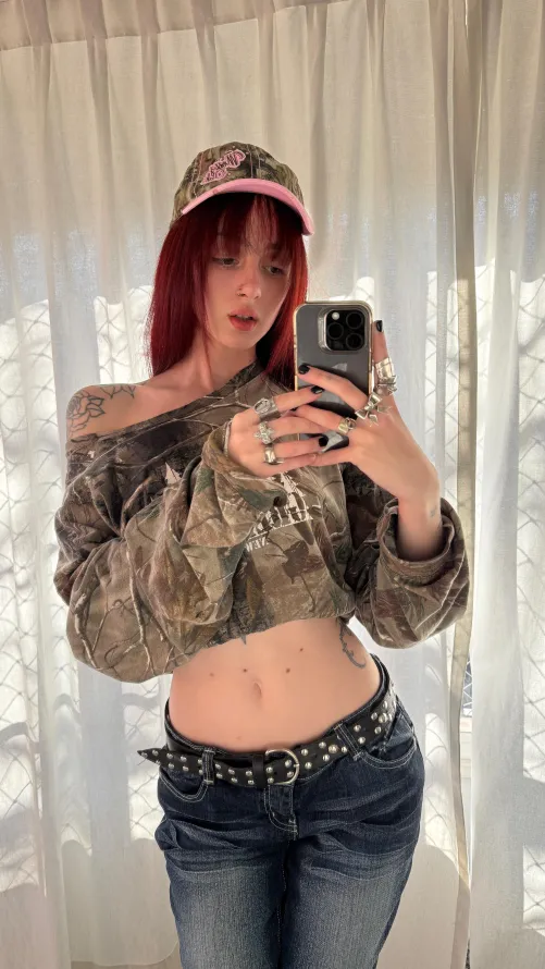 Can’t host but down for fwb vibes if you’re nearby - chat on lntsag: .lunazayem'.