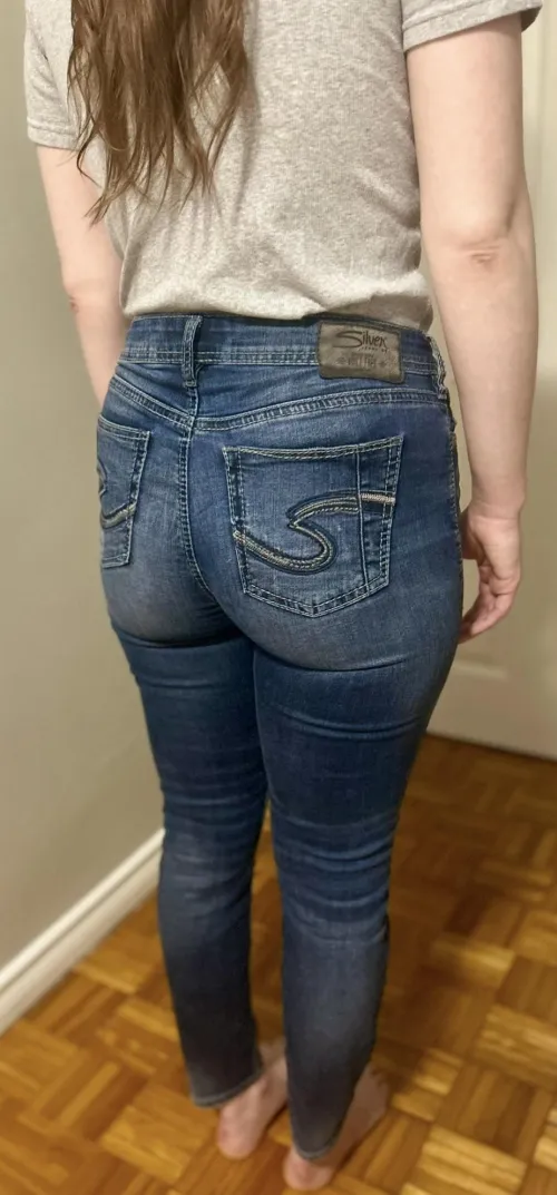 Casual outfit but I think these jeans make it