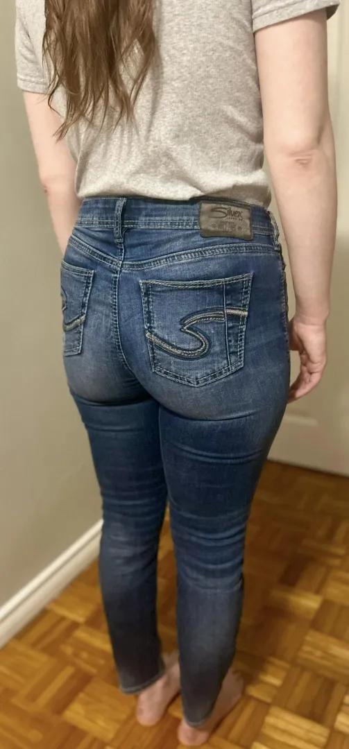 Casual outfit but I think these jeans make it