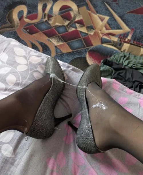 Cumshot on aunt's Shoes and pantyhose sisters