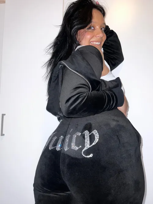 Daddy you can make me happy if you lick my ass today