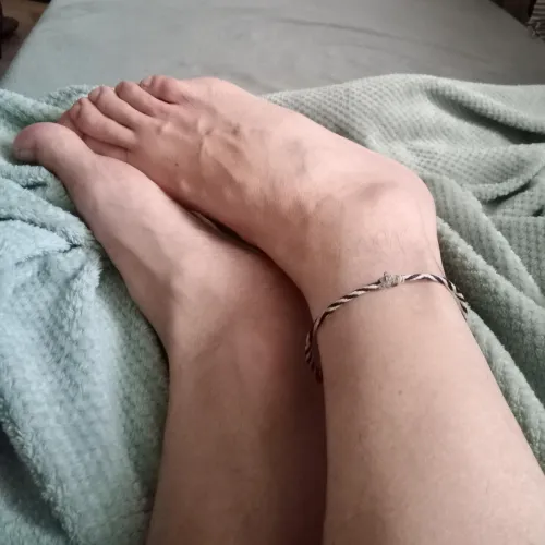 Existe-t-il un homme actif qui aime lécher ?