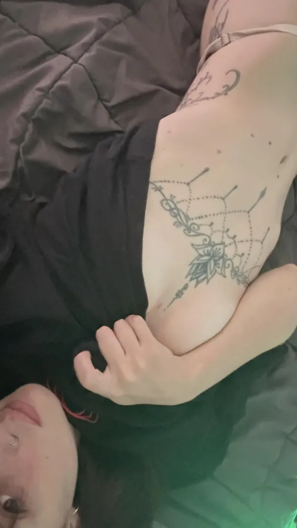 Had a drink or two, down for fun if you can host lnssta only for replies: .lunaoryna'.