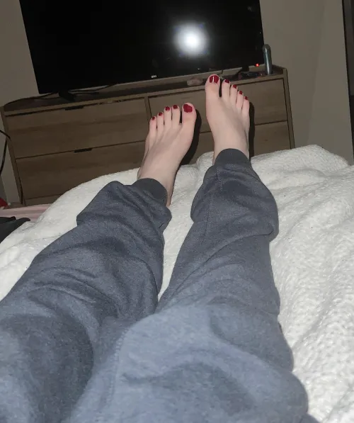 I just love painting my toes 