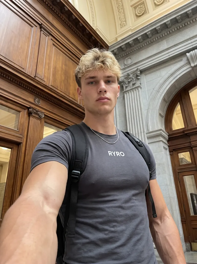 i like attention,give me more