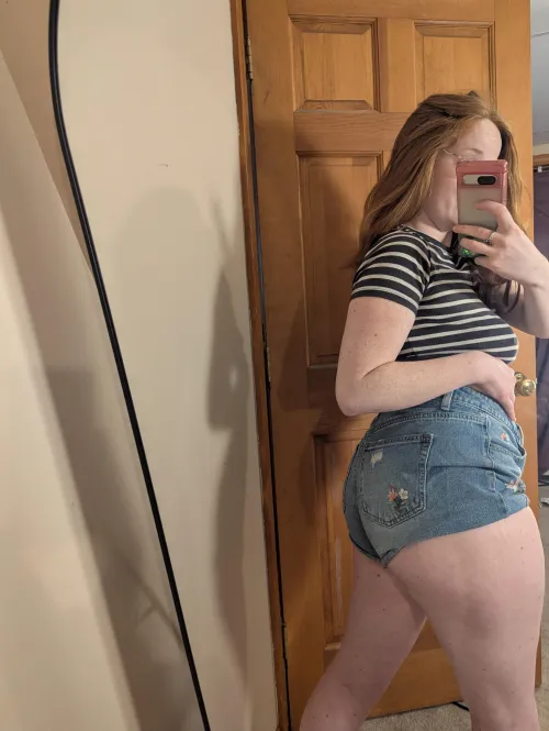 I'm dealing some cheeks today