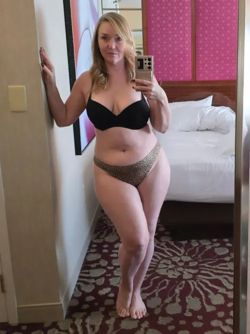 I'm just an innocent Milf. Trust me [F52]