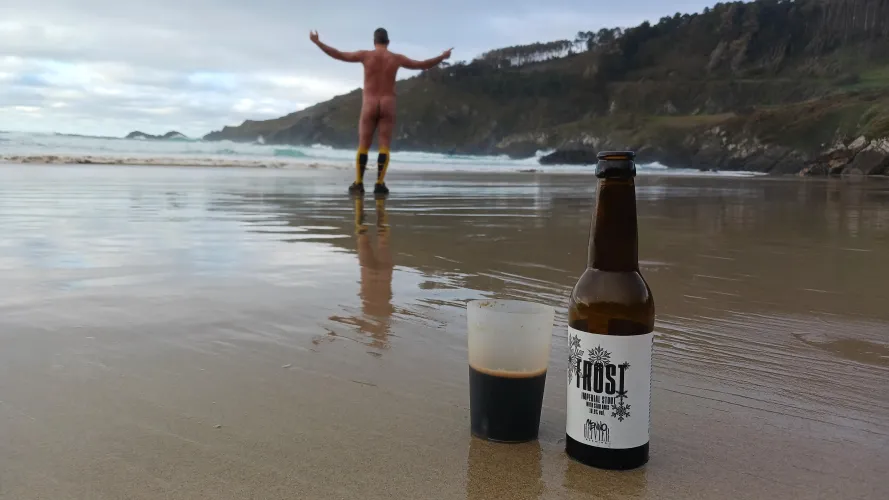 Imperial Stout... BEER & BEACH nudist time.
