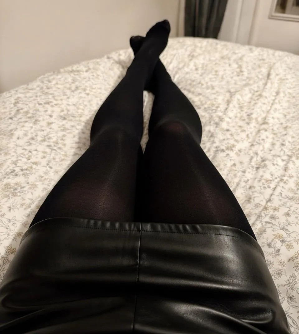 Leather skirt and tights 