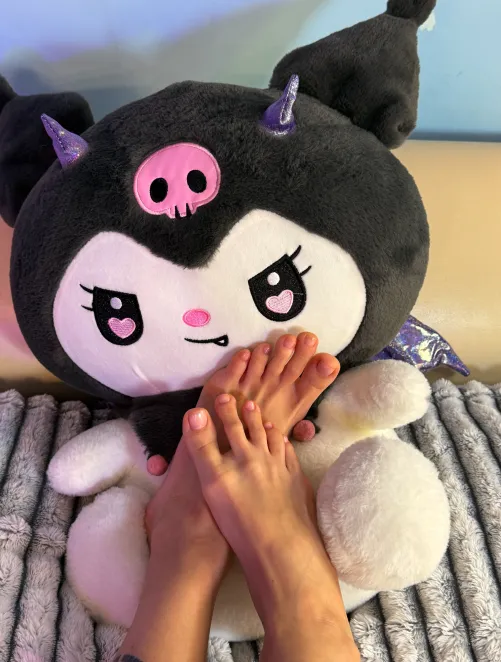 Let me rest my feet on your face for a moment [oc]