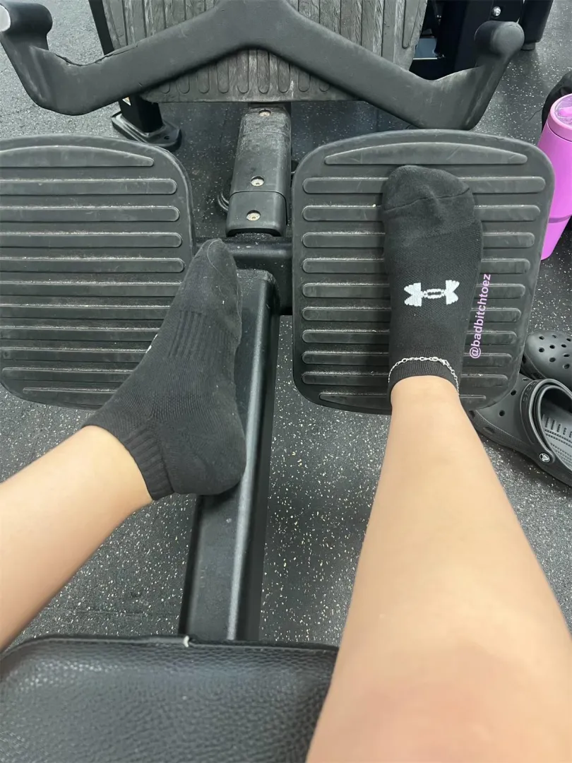 Love me some black socks 