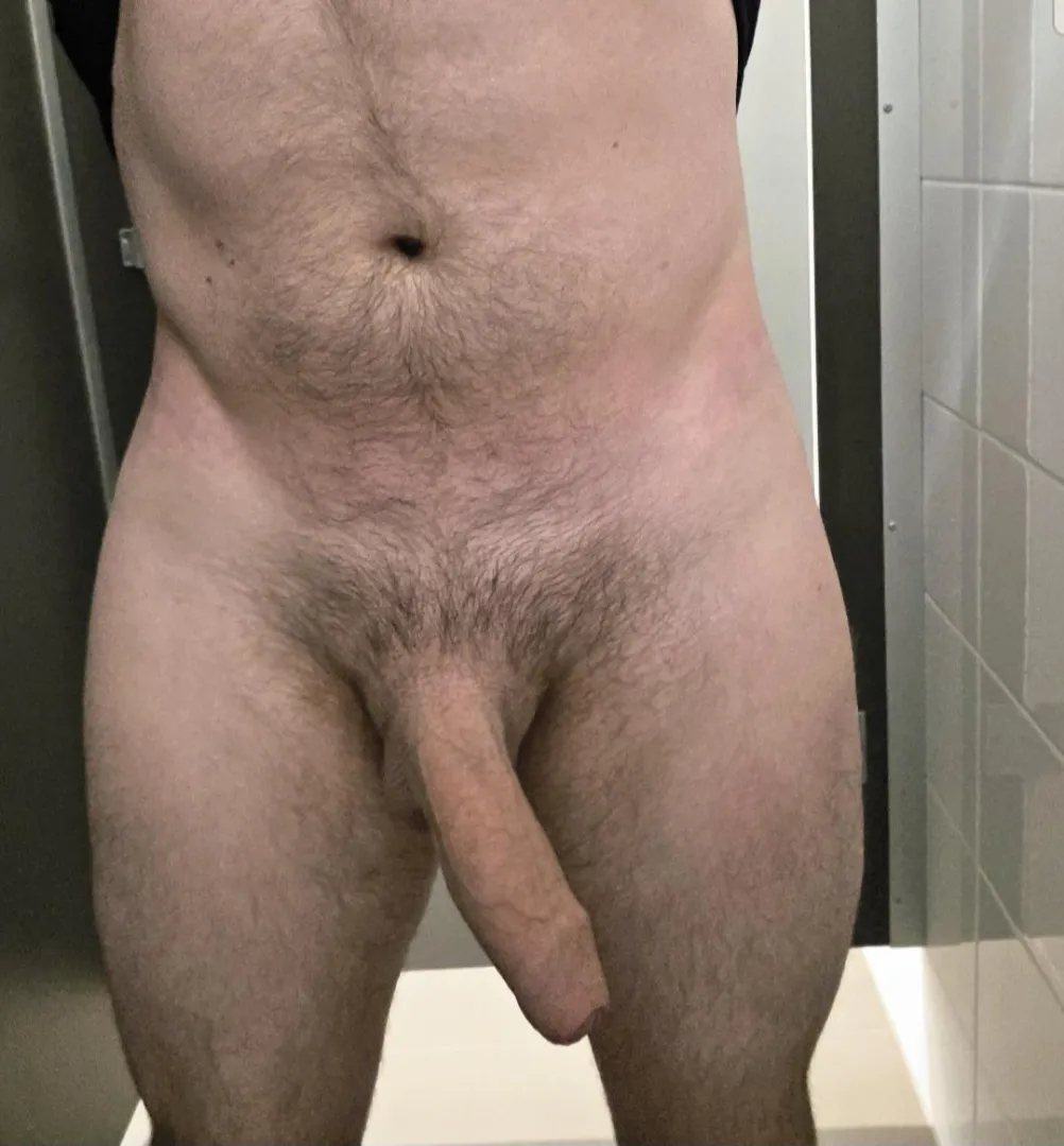 (M) 33 always hard and horny