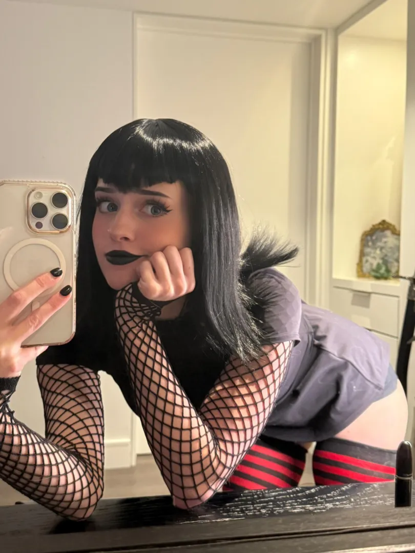 Mavis Dracula (Hotel Transylvania) by Soogsx