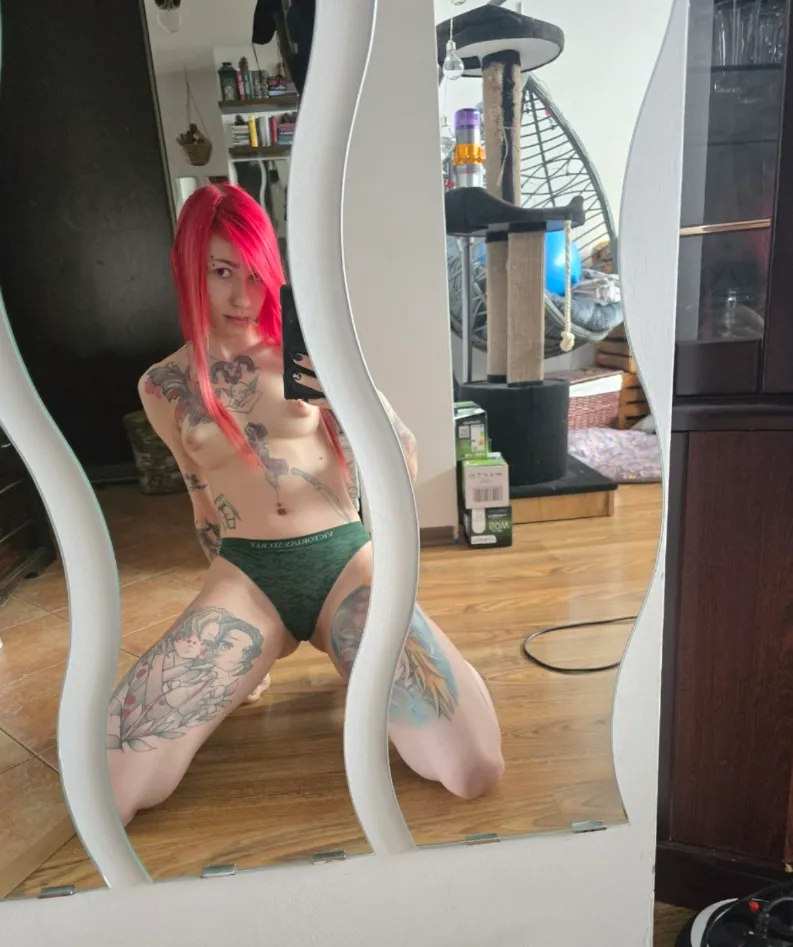 Mirror says I’m trouble 