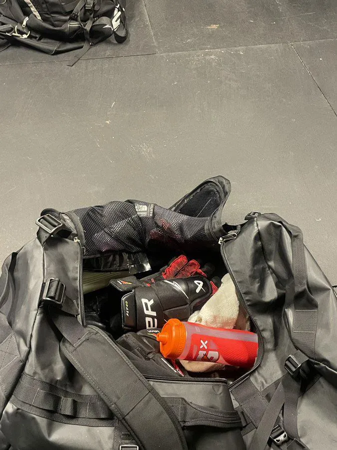 My bag fucking reeks