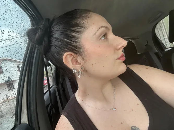 My nose has such a goddess-like aura that it's hard not to admire it, don't you think?