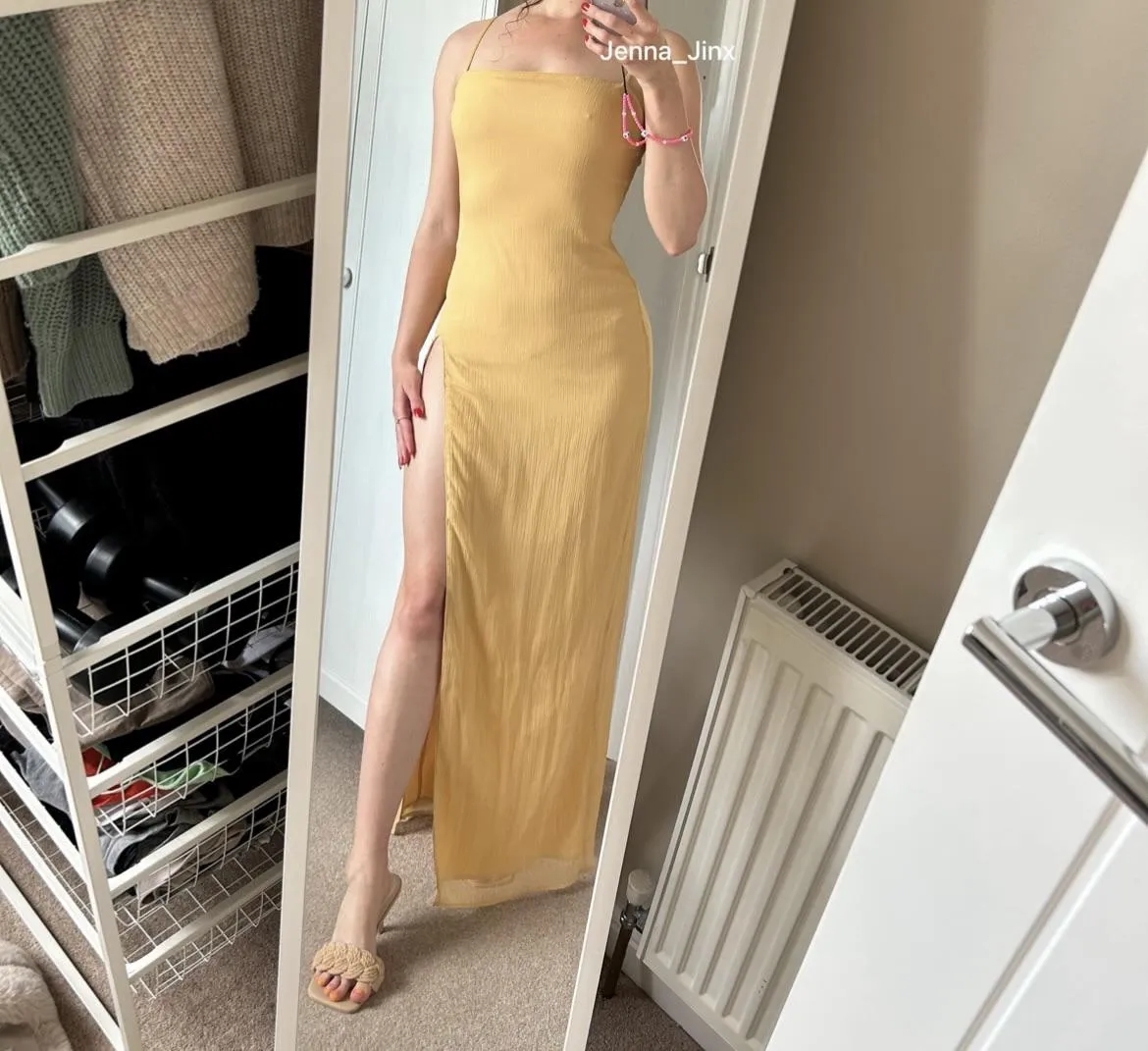 My pretty yellow dress