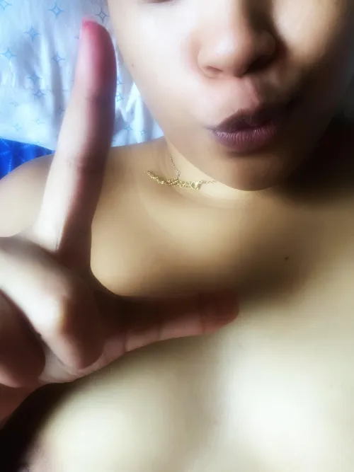 Sexy mermaid who shows face in services!! [selling] [fetish] [customs] [premades] [sexting] [GFE] [rates] [cam] and so much more! Read menu below and pinned to profile‍♀️