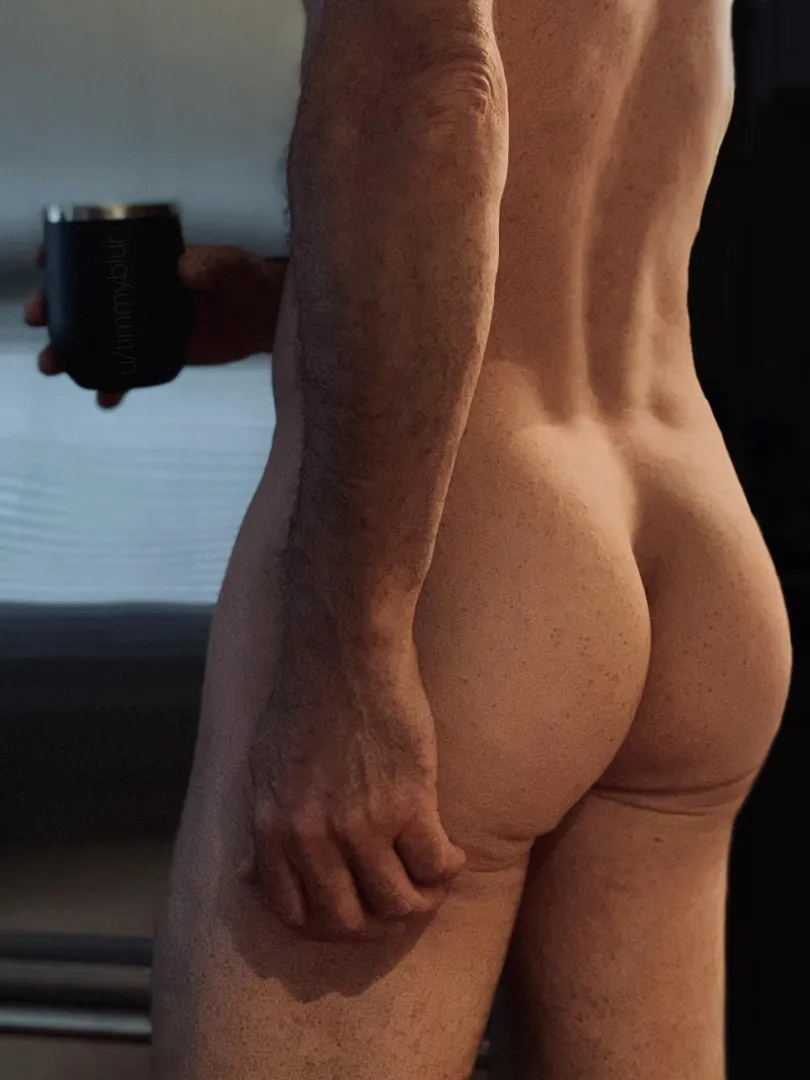 Some coffee and cakes for you today… happy hump day!