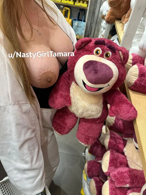 Tamang pakita ng suso sa MINISO HAHA