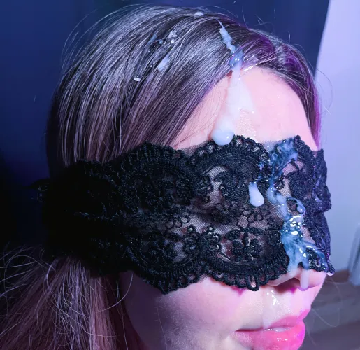 This mess in my hair suits me incredibly