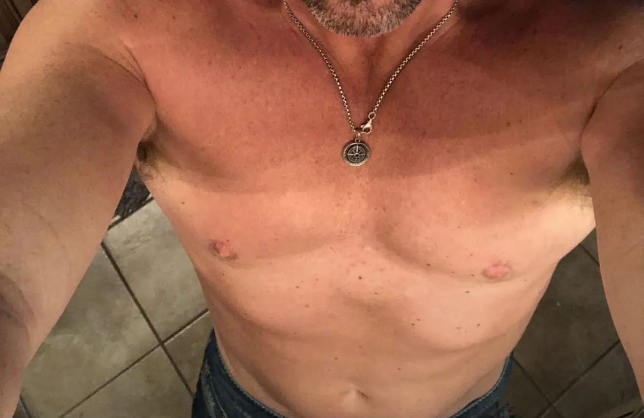 Visiting 4/14-4/16. Looking for some fun. DM for details.